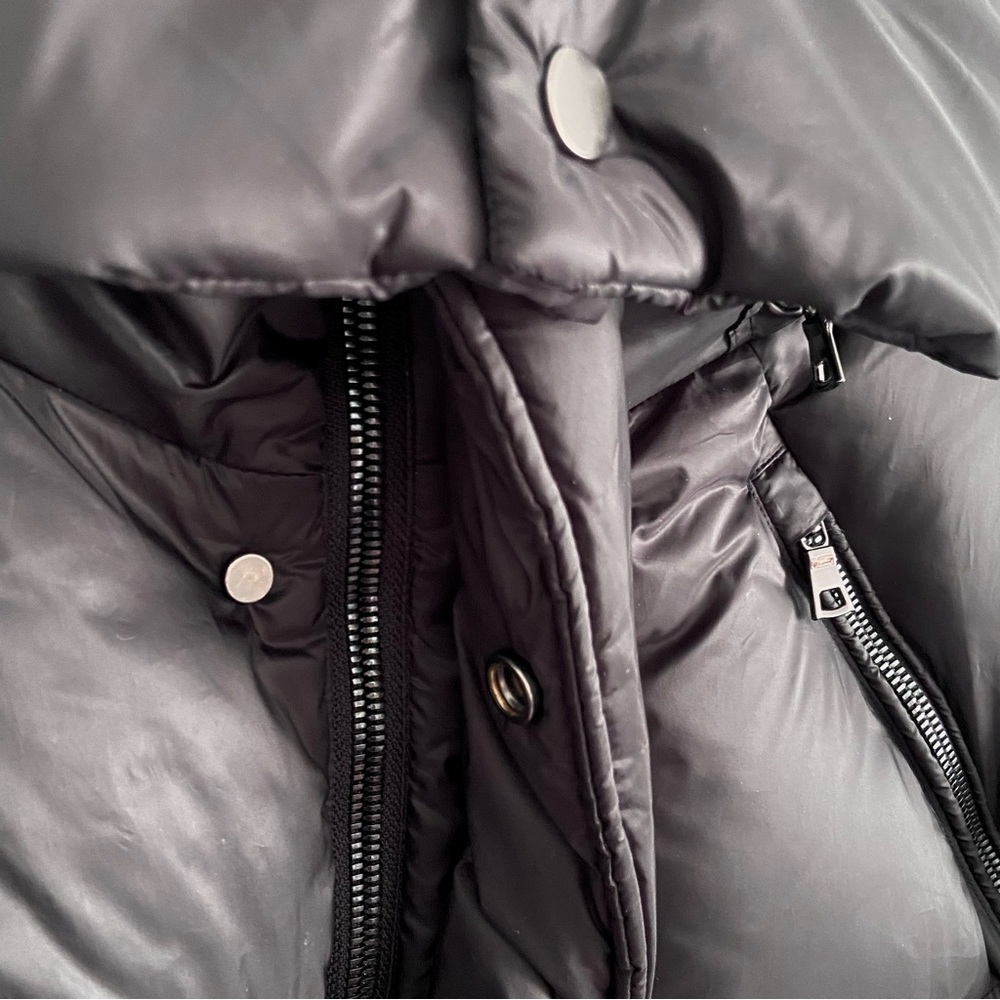 CHEN PENG Black Short Oversized Quilted Puffer Jacket - Picture 14 of 14